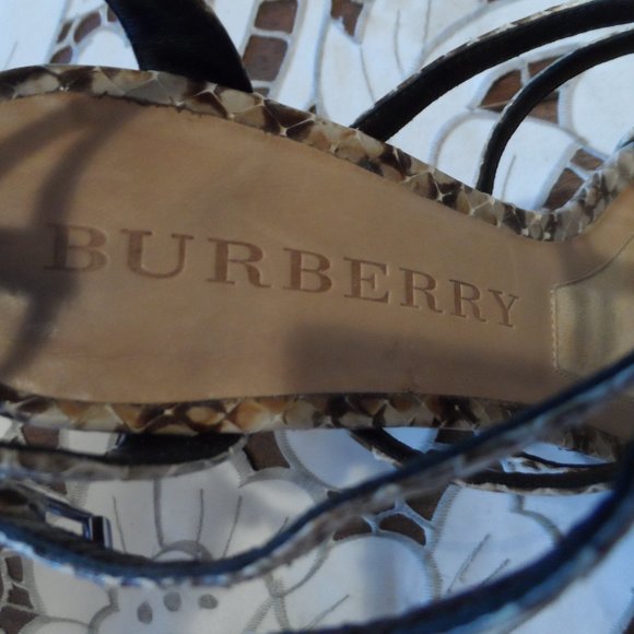 Burberry Cream/Taupe Elaphe Leather T Strap Heels Size 38B - Picture 14 of 16